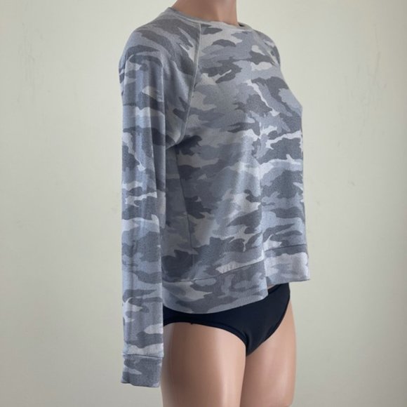 Beyond Yoga NWT Women's Grey Printed FAVORITE Hacci Pullover - Picture 3 of 7